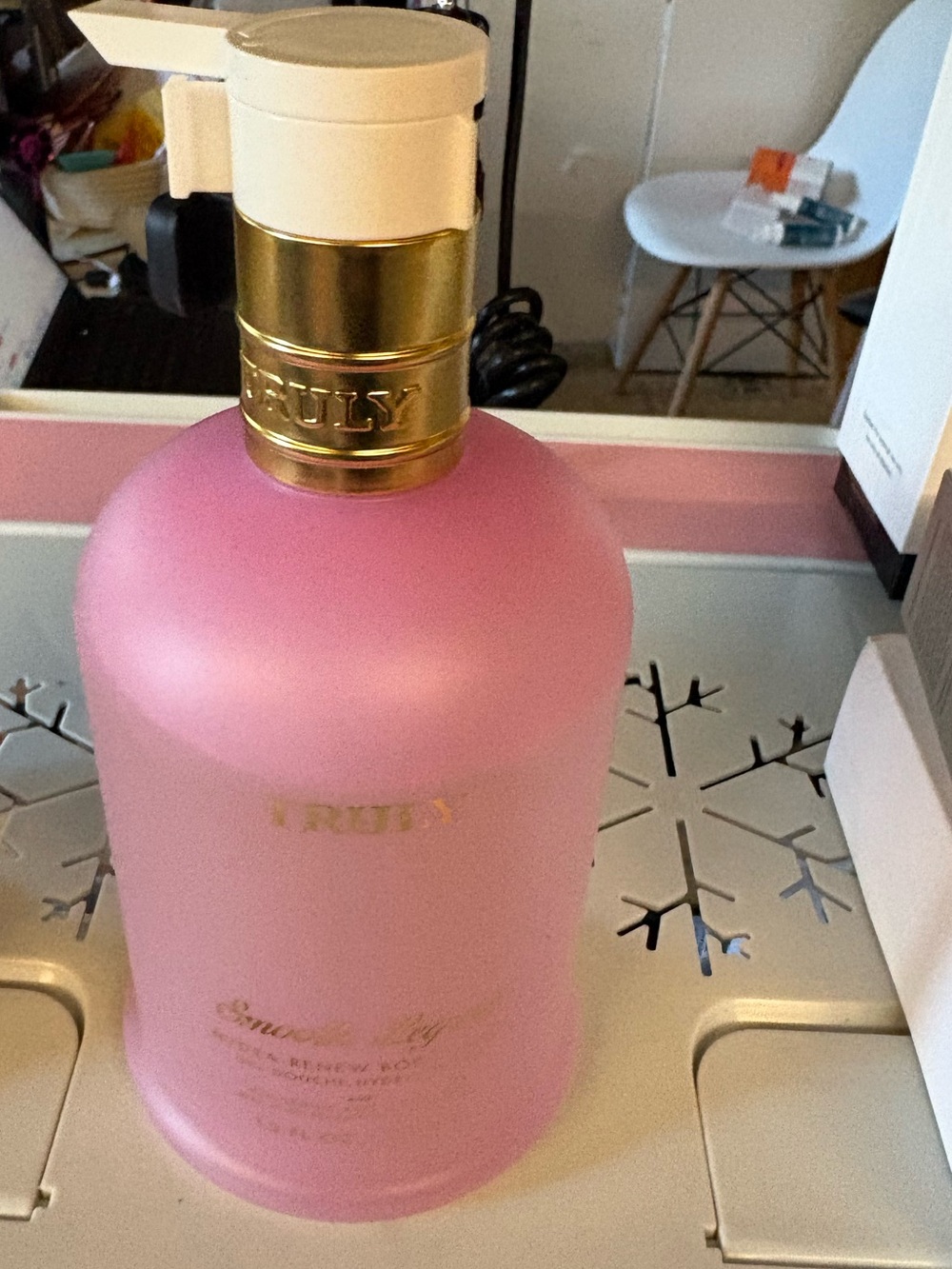 Truly Pink Body Wash with Gold Pump
